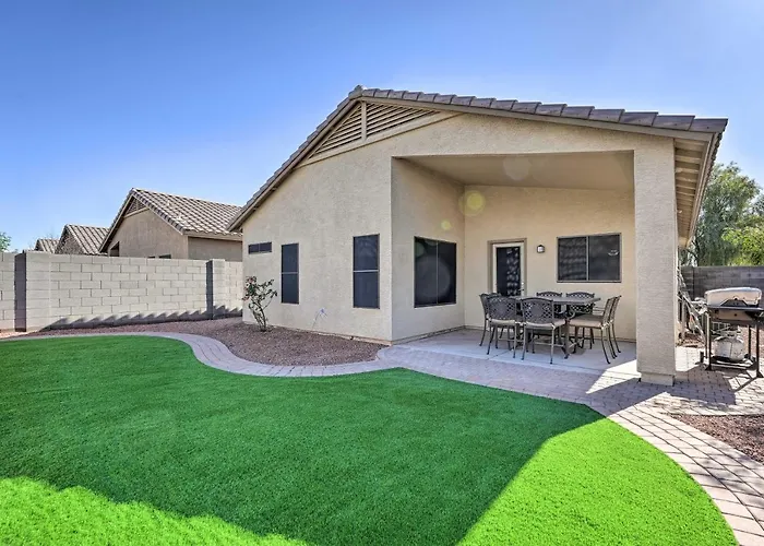 Sunlit Gem W/ Yard: Hike, Golf & Explore!