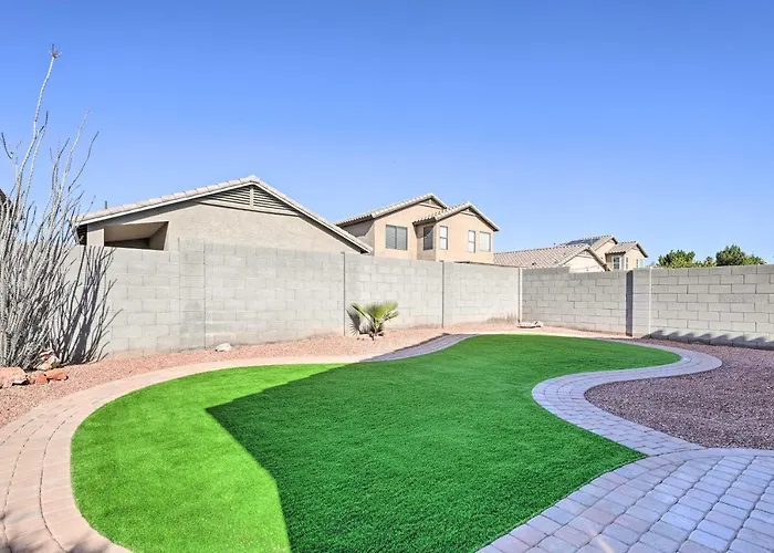 Sunlit Gem W/ Yard: Hike, Golf & Explore!