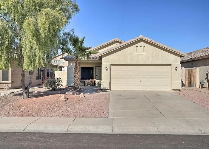 Holiday home Sunlit Gem W/ Yard: Hike, Golf & Explore! *